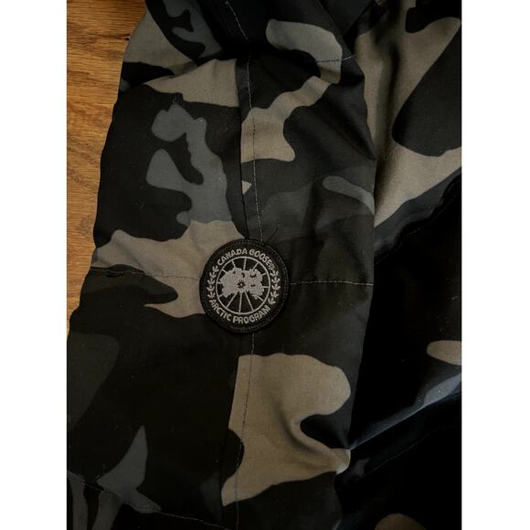 Canada Goose Savona Jacket L - NWOT - Picture 9 of 16